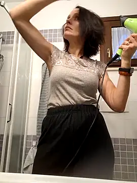 Piediniecollant online show from 12-16-25, 03:28