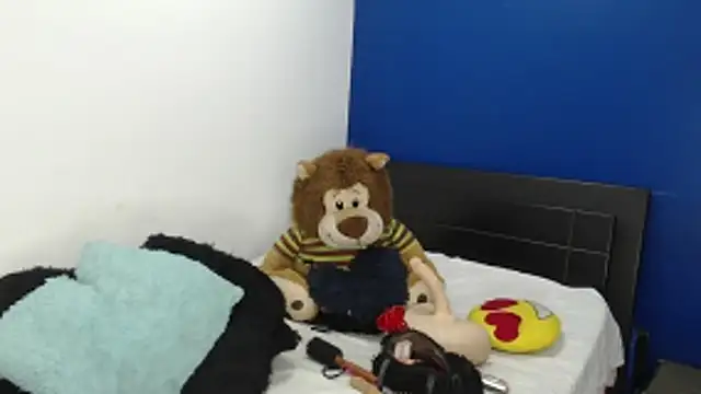 EmmilyConnor online show from 05-04-26, 02:24