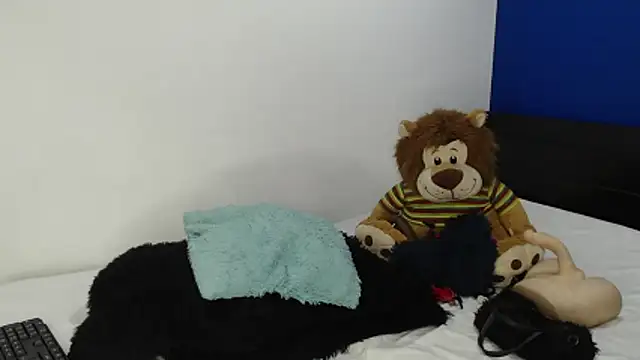 EmmilyConnor online show from 06-17-26, 02:51