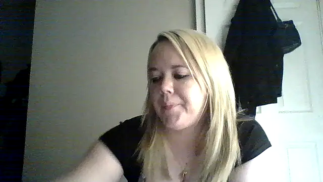 Snapshot of SilverSeductress chatting on 02-19-26, 10:55 SilverSeductress online show from 02-19-26, 10:55
