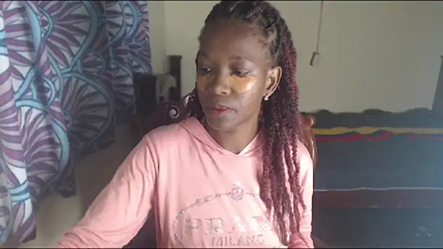 Snapshot of LilithMiller_ chatting on 06-15-26, 08:33 LilithMiller online show from 06-15-26, 08:33