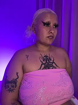 Snapshot of pinkbaddie777 chatting on 02-20-26, 08:05 pinkbaddie777 online show from 02-20-26, 08:05