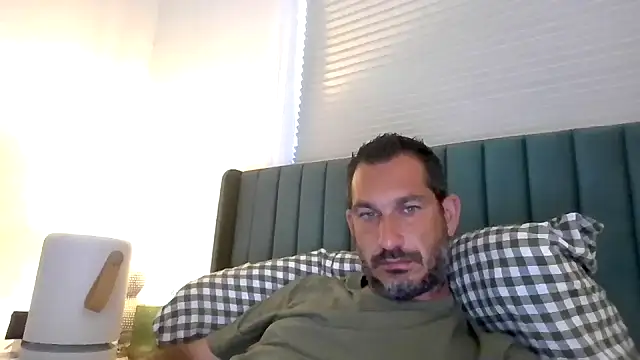 Snapshot of ckraiders84 chatting on 06-15-26, 09:28 ckraiders84 online show from 06-15-26, 09:28