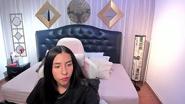 Snapshot of shirley_sweet_ chatting on 11-01-25, 08:44 shirley sweet  online show from 11-01-25, 08:44