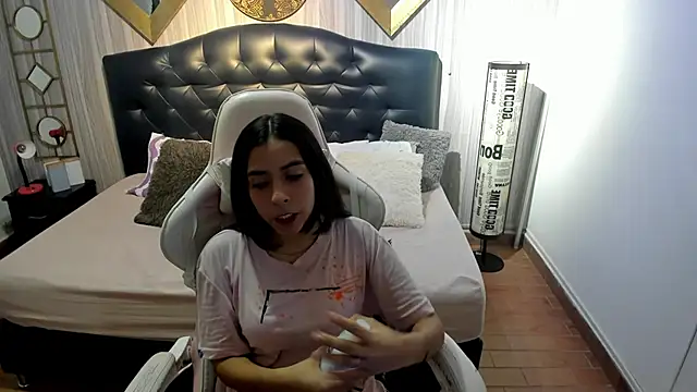 Snapshot of shirley_sweet_ chatting on 11-02-25, 08:22 shirley sweet  online show from 11-02-25, 08:22