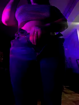 Snapshot of BrowningNoonday chatting on 10-29-25, 01:19 BrowningNoonday online show from 10-29-25, 01:19