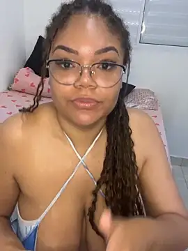 Snapshot of Karenjobs chatting on 10-29-25, 03:25 Karenjobs online show from 10-29-25, 03:25