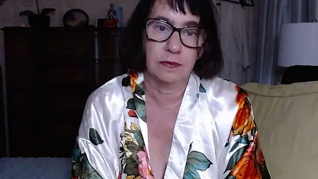 BigbustedBrenda online show from 11-22-25, 04:50
