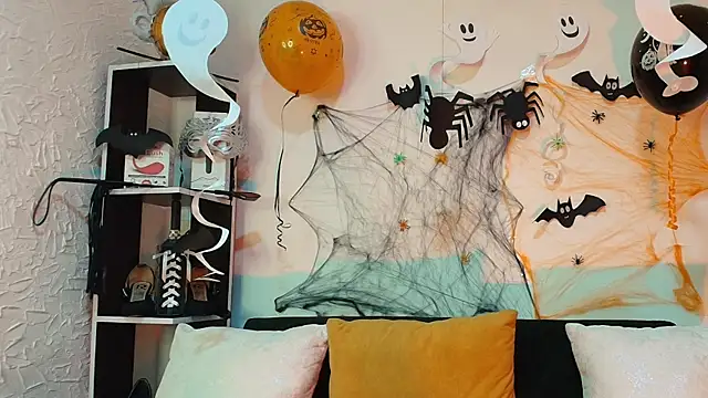 Natasha Amber online show from 10-28-25, 04:31