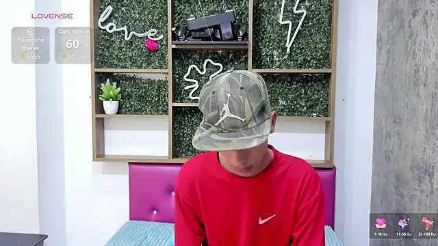 Snapshot of Max_Steell chatting on 10-29-25, 12:35 Max Steell online show from 10-29-25, 12:35