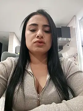 Snapshot of solandrea chatting on 10-30-25, 11:38 solandrea online show from 10-30-25, 11:38