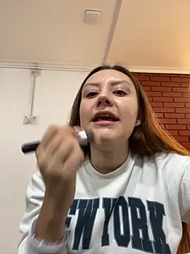 Snapshot of Adrimaretti chatting on 10-29-25, 07:26 Adrimaretti online show from 10-29-25, 07:26