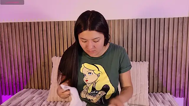 Maddy69a   online show from 10-31-25, 03:57