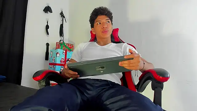 Maximiliano Khalil online show from 12-15-25, 07:29