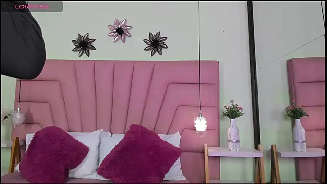 Kim Luna1 online show from 05-02-26, 03:33