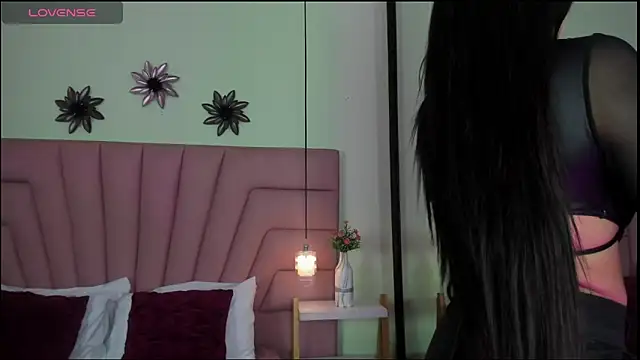 Kim Luna1 online show from 05-08-26, 03:56