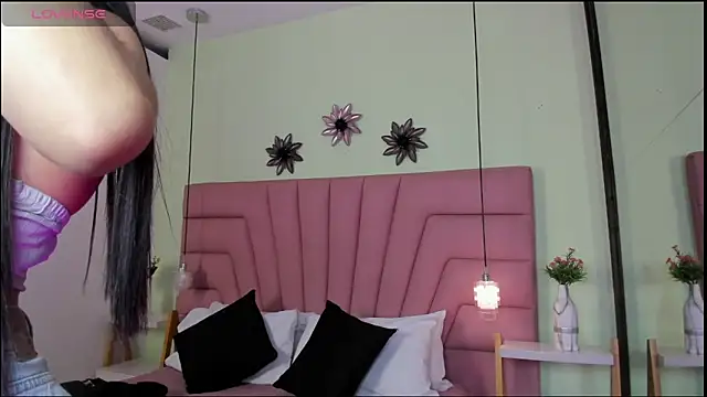 Kim Luna1 online show from 05-13-26, 03:15