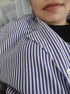 Bamboo-niee123 online show from 06-16-26, 01:52