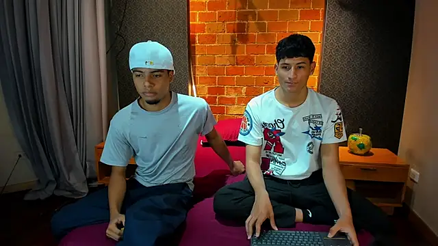 Snapshot of Jack_and_Joes chatting on 10-29-25, 03:31 Jack and Joes online show from 10-29-25, 03:31