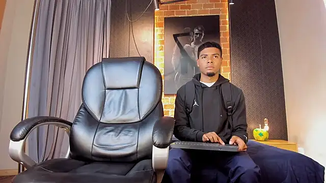 Snapshot of Jack_and_Joes chatting on 12-03-25, 03:03 Jack and Joes online show from 12-03-25, 03:03