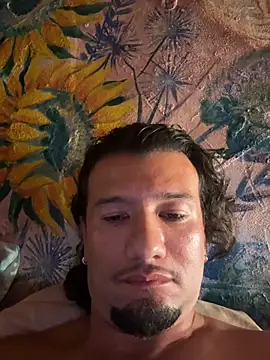 Snapshot of Mosterdam chatting on 10-28-25, 06:06 Mosterdam online show from 10-28-25, 06:06