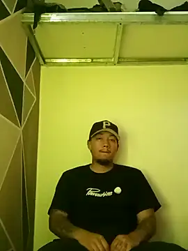 Snapshot of Andres_-suarez chatting on 10-29-25, 01:46 Andres -suarez online show from 10-29-25, 01:46