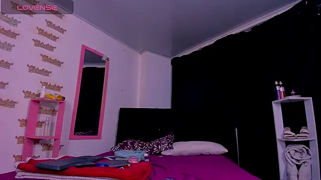 selenesaenz online show from 11-06-25, 05:41