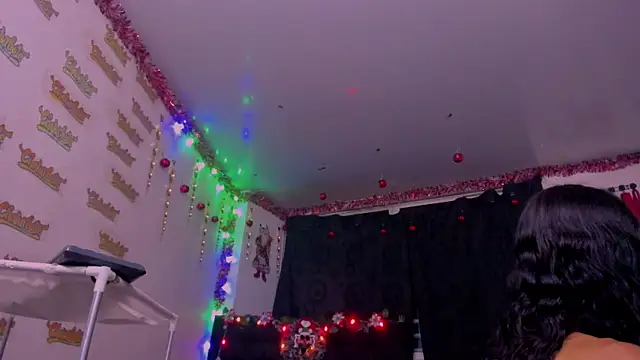 selenesaenz online show from 11-18-25, 10:09