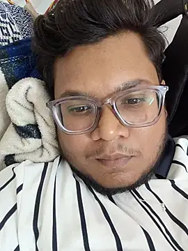 Snapshot of playboy210600 chatting on 03-09-26, 04:00 playboy210600 online show from 03-09-26, 04:00