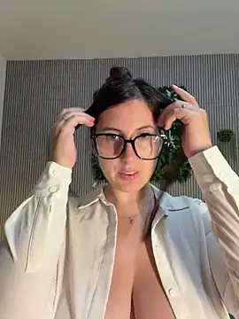 MysteryGirl   online show from 05-21-26, 07:26