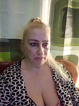 Snapshot of Esenia505 chatting on 11-30-25, 02:59 Esenia505 online show from 11-30-25, 02:59