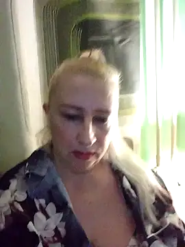 Snapshot of Esenia505 chatting on 12-01-25, 04:17 Esenia505 online show from 12-01-25, 04:17