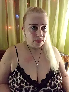 Snapshot of Esenia505 chatting on 01-11-26, 02:33 Esenia505 online show from 01-11-26, 02:33