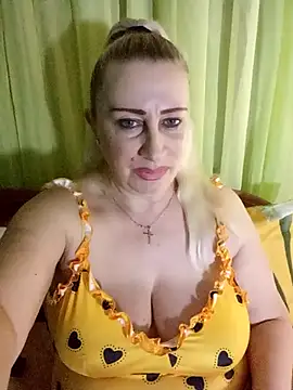 Snapshot of Esenia505 chatting on 01-31-26, 07:11 Esenia505 online show from 01-31-26, 07:11