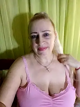 Snapshot of Esenia505 chatting on 02-05-26, 08:30 Esenia505 online show from 02-05-26, 08:30