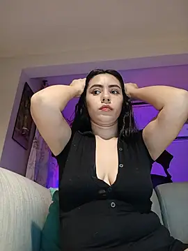 Snapshot of Sara-215 chatting on 02-21-26, 06:14 Sara-215 online show from 02-21-26, 06:14