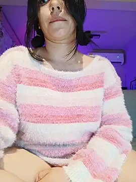 Snapshot of Sara-215 chatting on 02-28-26, 02:12 Sara-215 online show from 02-28-26, 02:12