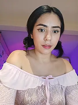 Snapshot of Sara-215 chatting on 03-09-26, 02:15 Sara-215 online show from 03-09-26, 02:15