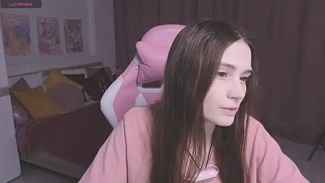 Hana Flo  online show from 11-14-25, 02:49