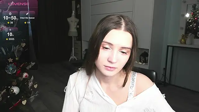 Hana Flo  online show from 01-13-26, 02:44