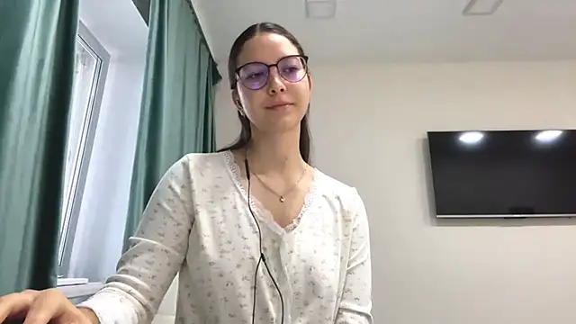 Allisgree online show from 10-29-25, 06:04