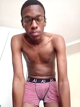 Snapshot of KuroShinobi43 chatting on 11-06-25, 02:40 KuroShinobi43 online show from 11-06-25, 02:40