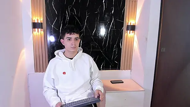 alejo gray online show from 11-12-25, 03:18