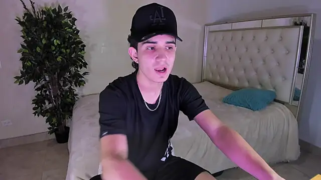 alejo gray online show from 11-28-25, 03:31