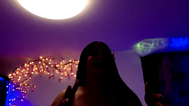 Snapshot of TriplexTemptationx chatting on 11-15-25, 10:15 TriplexTemptationx online show from 11-15-25, 10:15