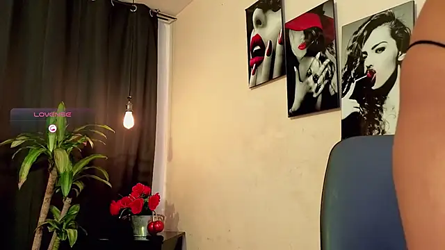 Flor Gil online show from 11-23-25, 03:28