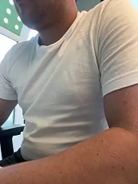 LeoBlaze13 online show from 01-05-26, 08:56