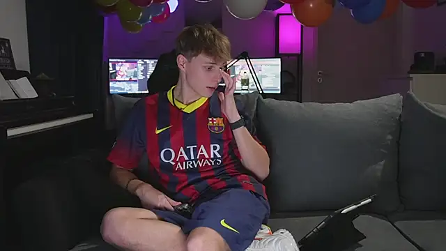 Snapshot of InnocentGuysOF chatting on 11-08-25, 07:23 InnocentGuysOF online show from 11-08-25, 07:23