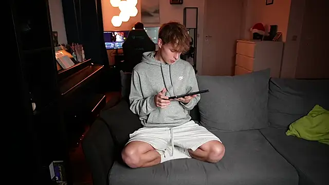 Snapshot of InnocentGuysOF chatting on 11-27-25, 06:21 InnocentGuysOF online show from 11-27-25, 06:21