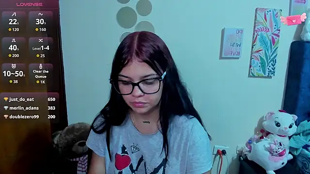 Snapshot of Emma_boo chatting on 11-01-25, 03:30 Emma boo online show from 11-01-25, 03:30